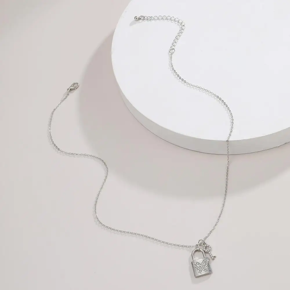 

Crystal Butterfly Lock Necklace for Women Long Gothic Chains Padlock Key Pedant Statement Clavicle Chain Choker Necklace Jewelry