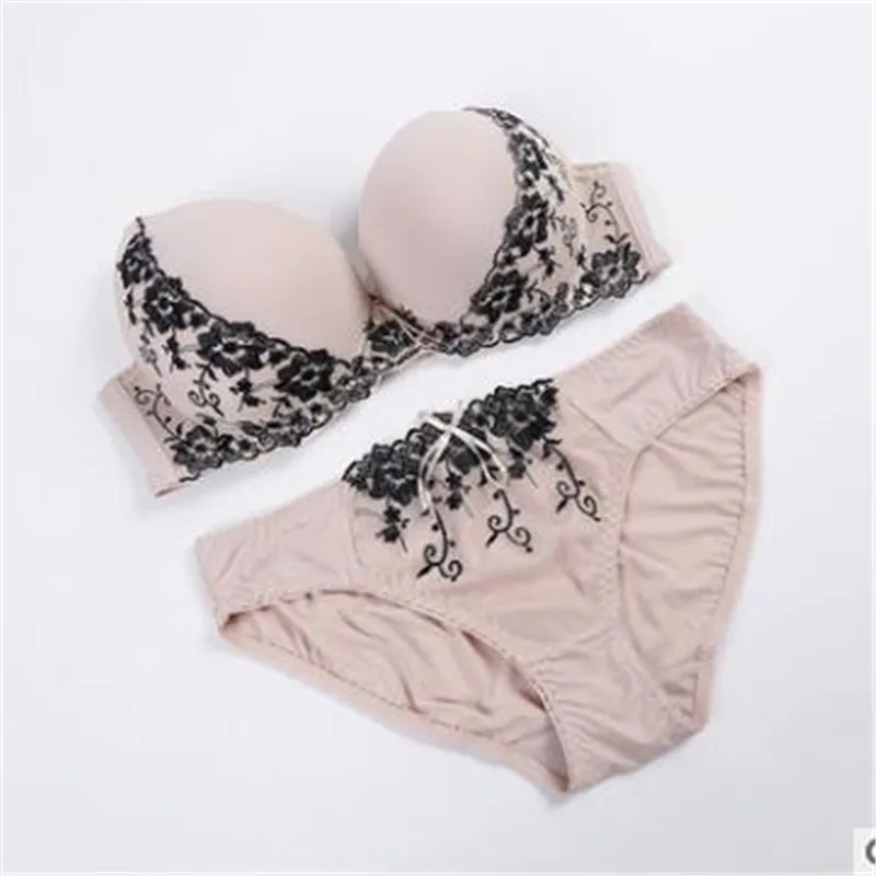 

Брендовое нижнее белье, женские бюстгальтеры, комплект нижнего белья с чашкой CD и трусиками, сексуальное нижнее белье, комплекты кружевных ...