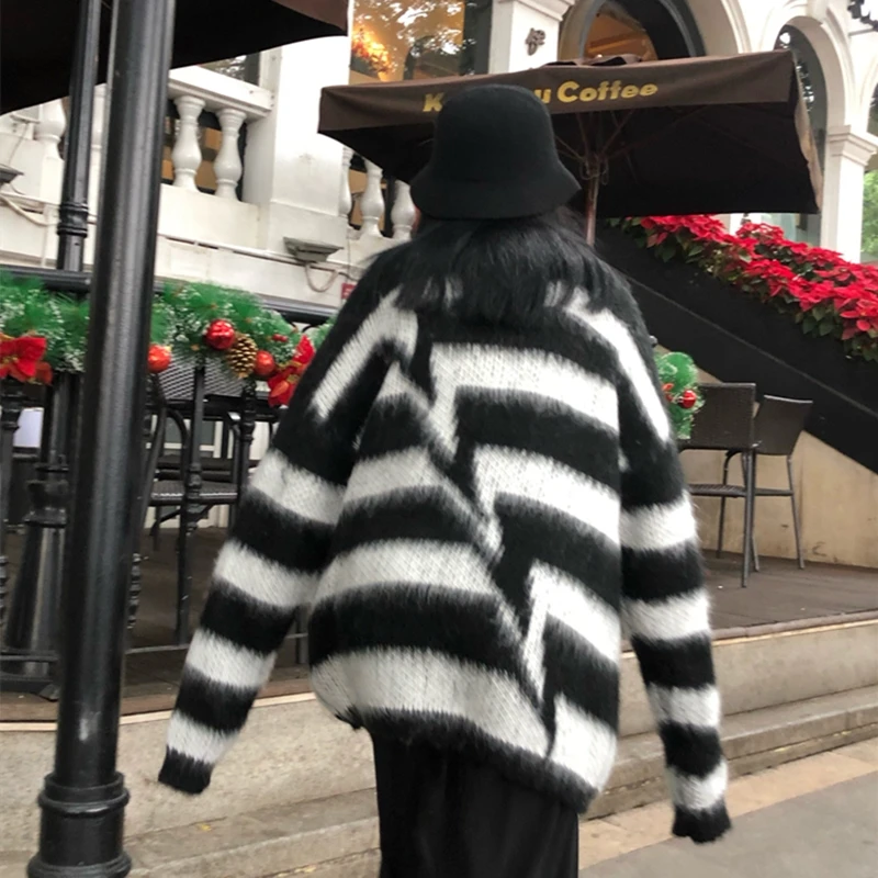 Свободный осенне-зимний полосатый свитер Женский пуловер размера плюс женские