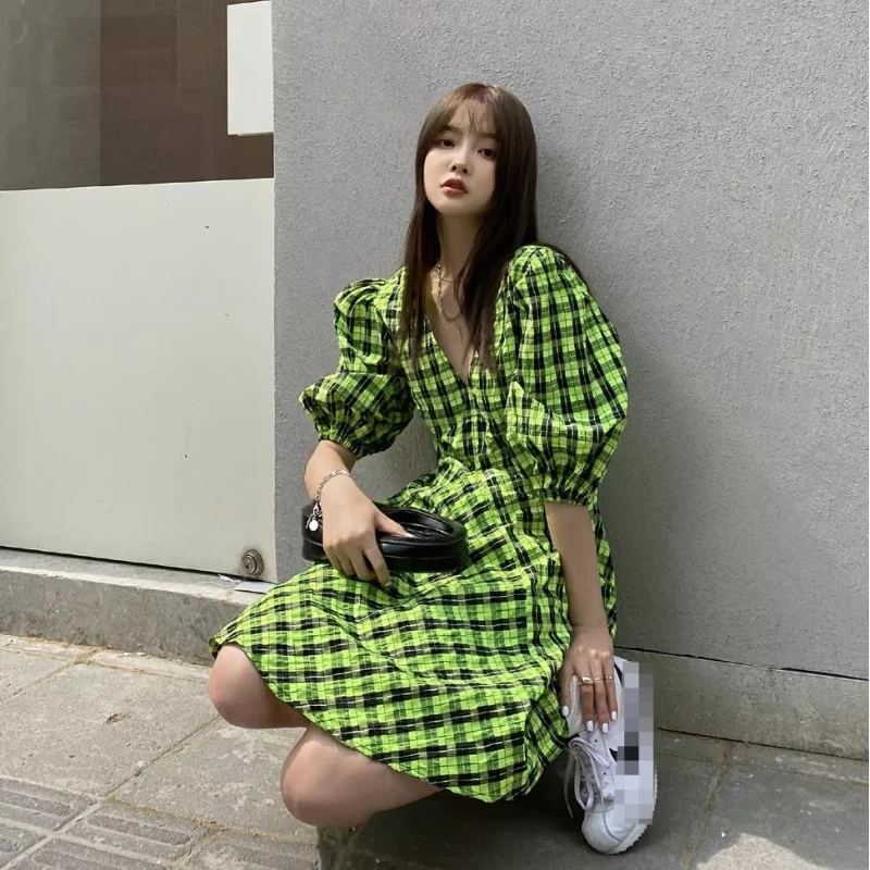 

Summer Green Women's Plaid Sexy Dress 2021 Sukienka Puff Sleeve V-Neck A-Line Vintage Dress
