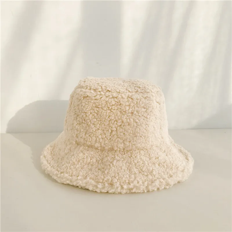 Beige Зимние шапки из искусственного меха для женщин и девушек, модная однотонная утолщенная мягкая теплая шапка для рыбалки, уличная Женская плюшевая шапка - Цвет: Beige