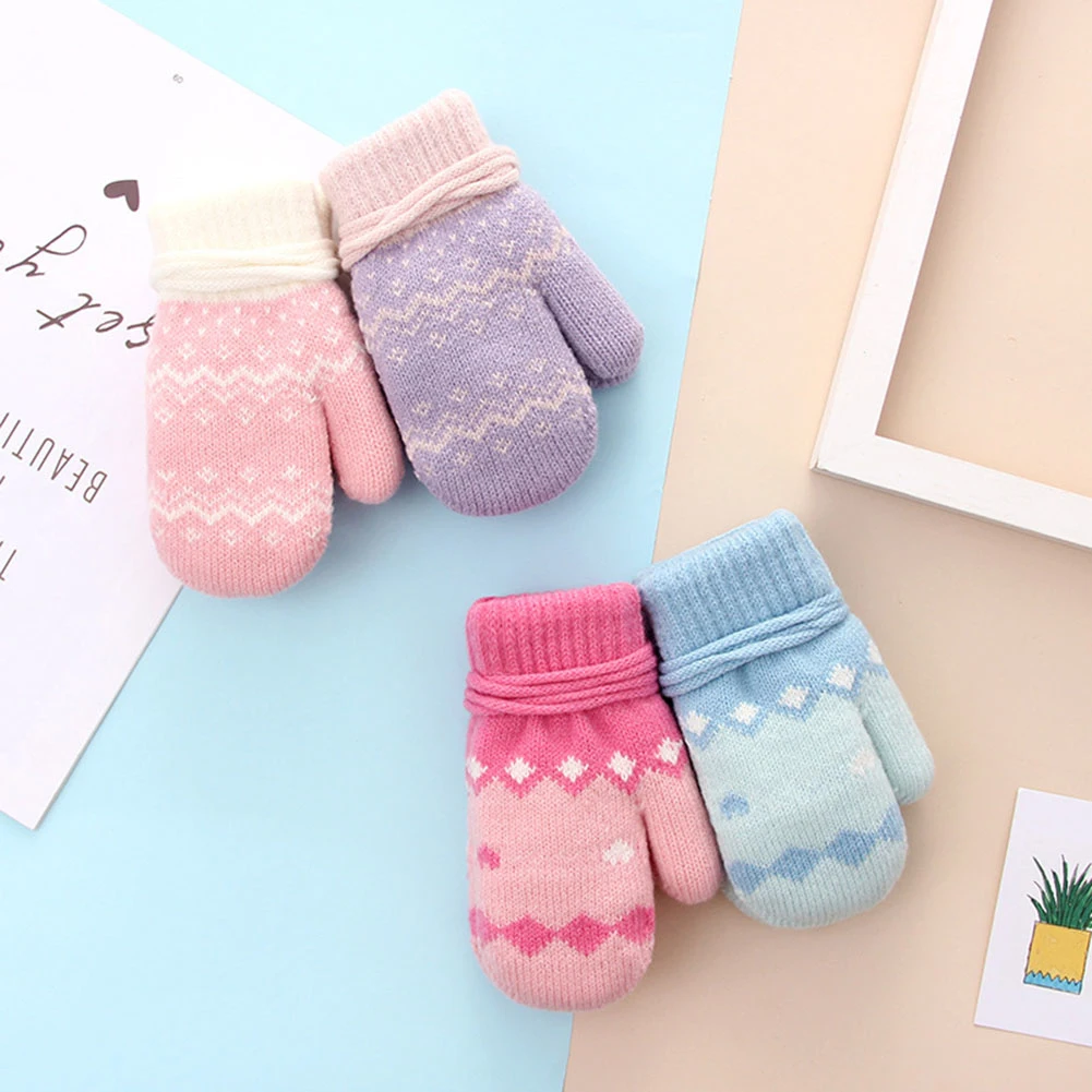 Детские зимние вязаные перчатки для девочек толстые теплые варежки с подвесной