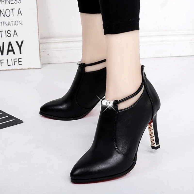 

Ladies High Heels Black Pointed Stiletto High Heels Ladies Fashion Boots Leather Shoes Zipper Large Size Martin Boots