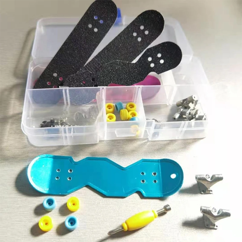 

3Pcs/set Plastic Mini Skate Finger Skateboarding Fingerboard Novelty Gag Toys For Boys Children Skateboard Finger Board L4MC