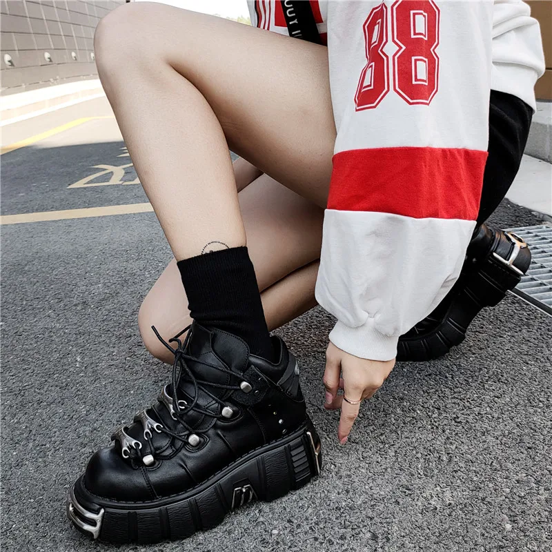 Brand Design Women Boots Fashion Punk Style Motorcycle Boots Metal Gothic Ankle Boots Sports Platform Lace-up Casual Woman Shoes