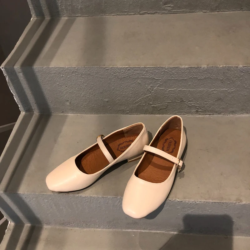 Повседневная обувь женские тонкие туфли с закрытым носком Женская Осенняя