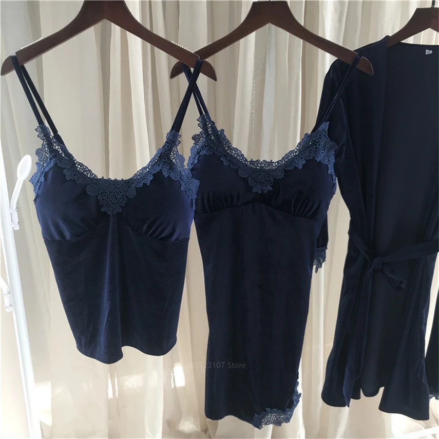 

4Pcs Winter Pajamas Sets Women Velvet Solid Home Sleepwear Nightclothes Robe Clothing Ladies Lingerie with Chest Pads