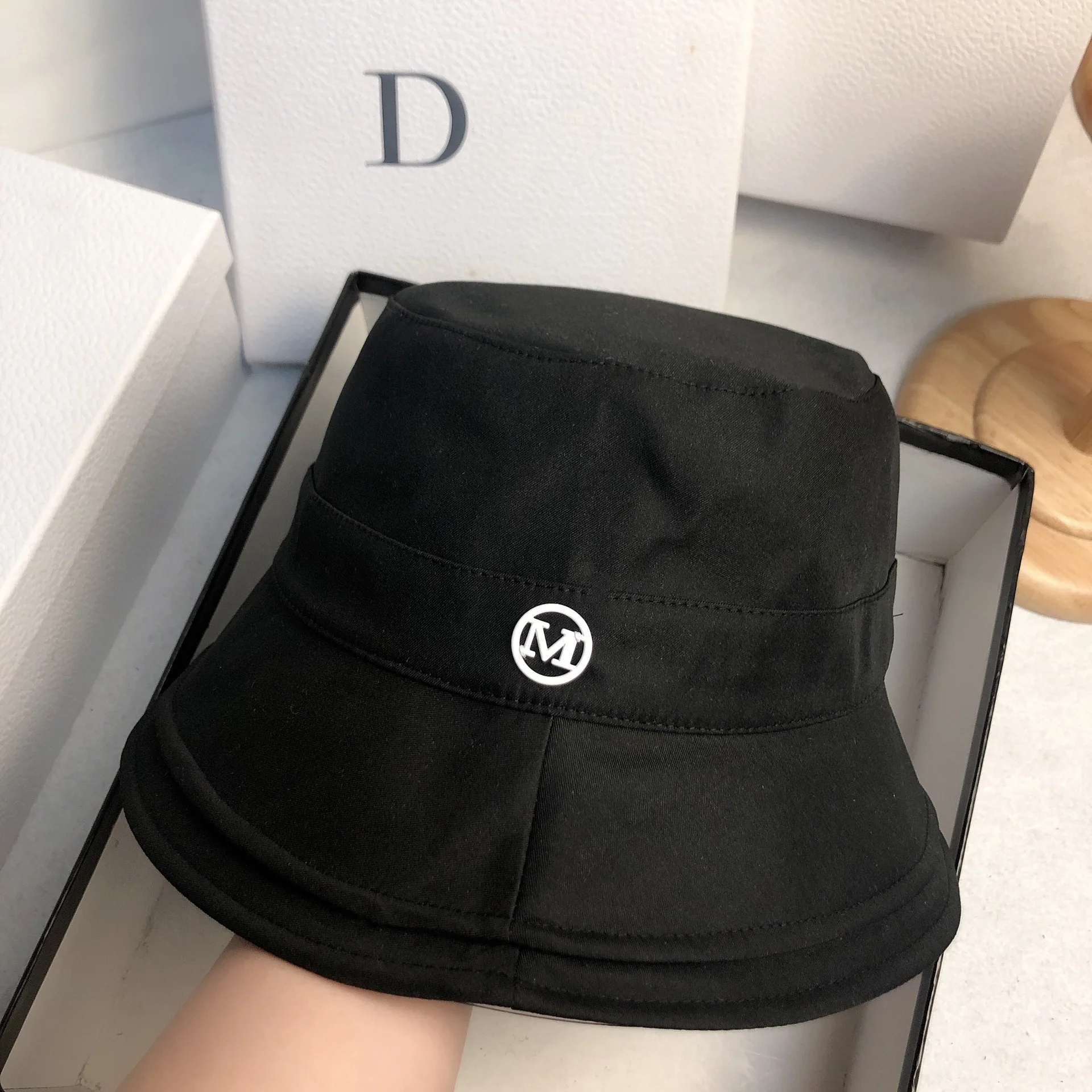 QPALCR Brand Luxury Bucket Hats Women Fashion Black Panama Hat For Women Summer Sun Hat Cap Flat Letter Outdoor Travel Bob Caps