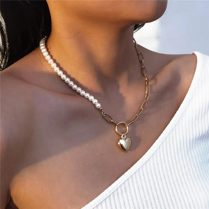 

Vintage Heart Portrait Butterfly Lock Chain Necklace for Women Geometric Layered Pendant Necklaces Boho Jewelry Collares