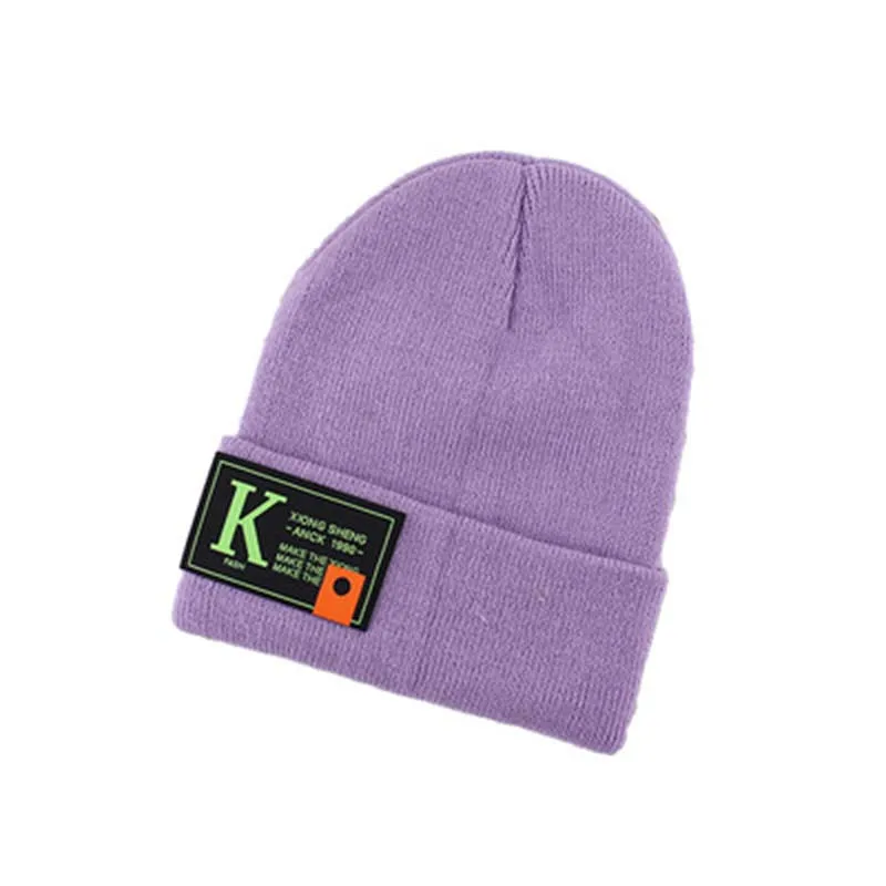 Вязаная шапка ярких цветов в японском стиле женская на осень и зиму теплые