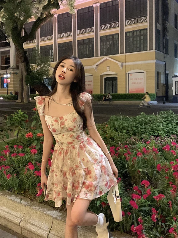 Платье с цветочным принтом | Женская одежда