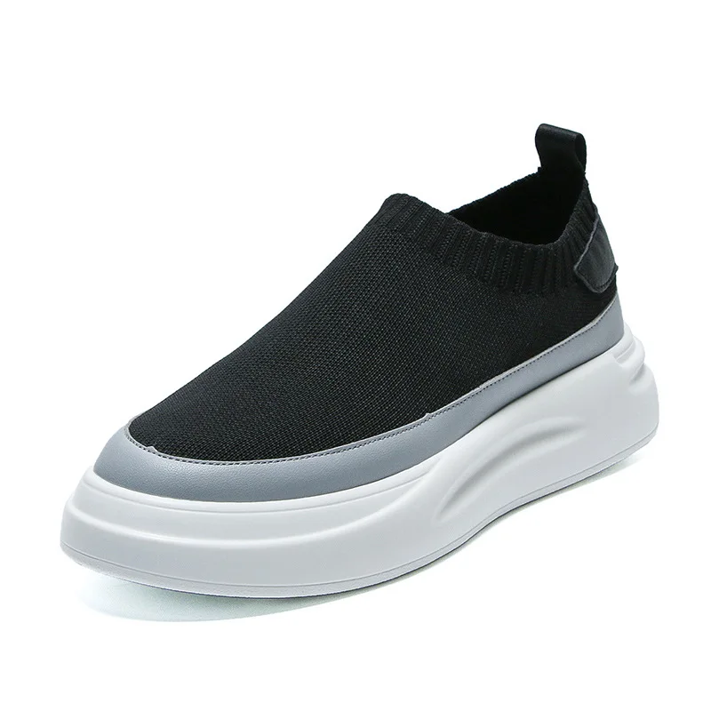 

Men's flying knit shoes this summer's new breathable mesh style fashion casual shoes with soft soles sneakers