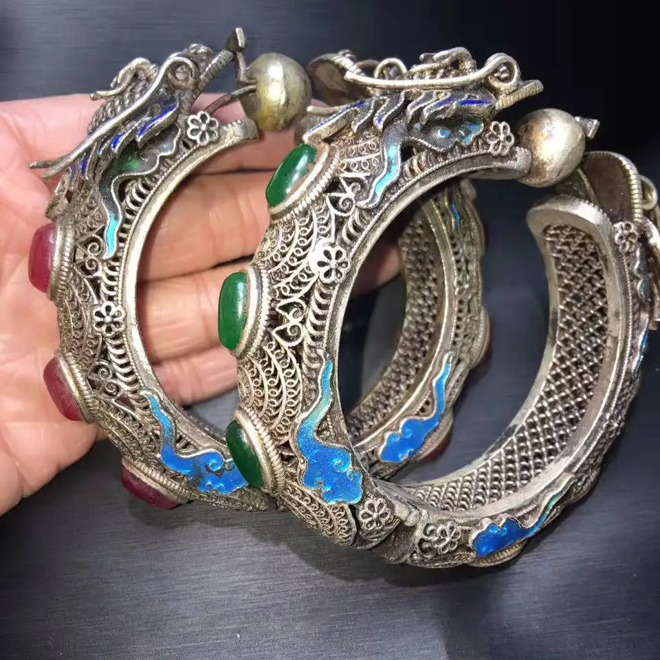 

Antique old qing dynasty silver jewelry hollow out silver bracelet inlaid with old emerald jade folk yao Village antiques transp