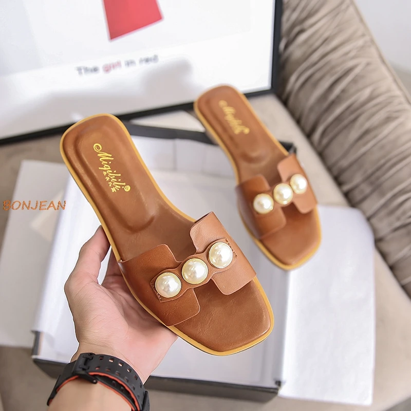 Шлепанцы женские однотонные дизайнерские сандалии на плоской подошве с жемчугом
