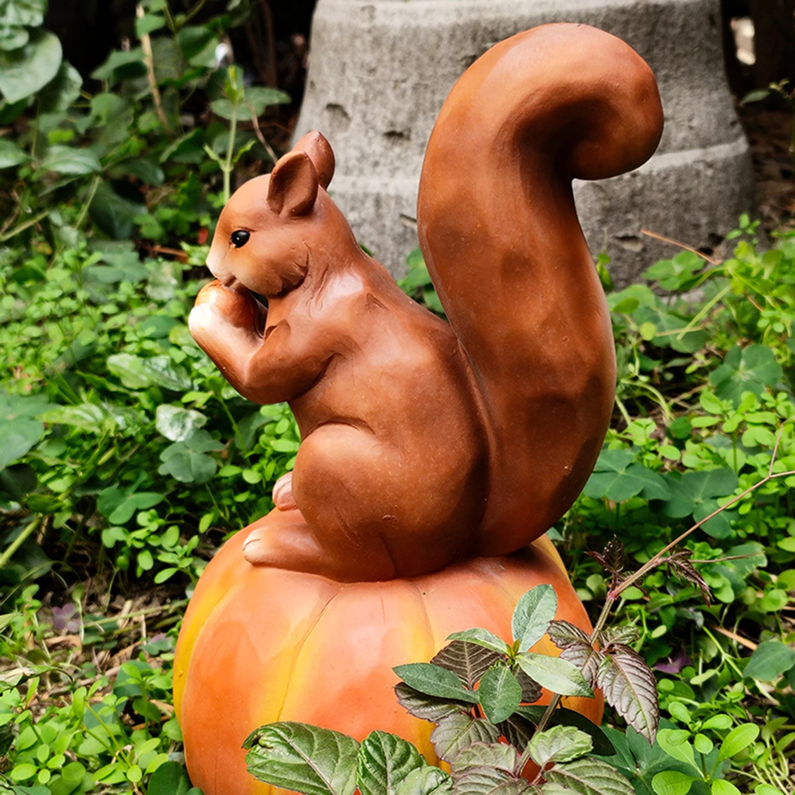 

Squirrel Figurine Resin Home Outdoor Figurine Garden Ornament Fairy Decor