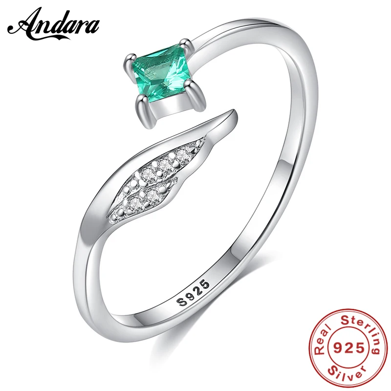 Женское кольцо из серебра 925 пробы с квадратными искусственными камнями |