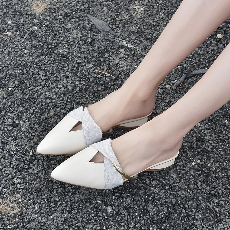 Женские сандалии на плоской подошве однотонные шлепанцы без застежки с острым