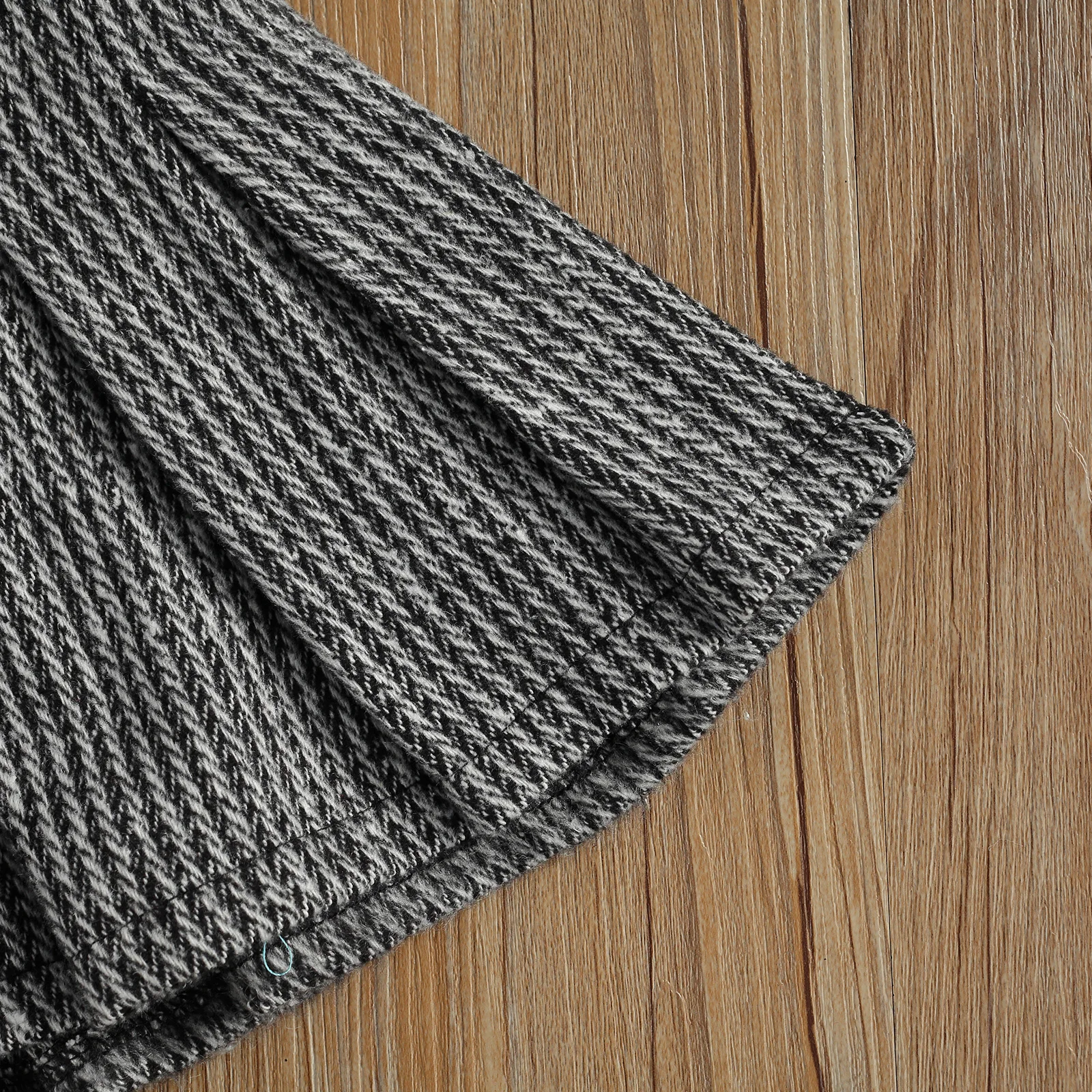 

OPPERIAYA Toddler Kids Baby Girls Casual 2Pcs Spring Sets Black Oblique Shoulder Tops with High Waist Buttons Pleated Skirts