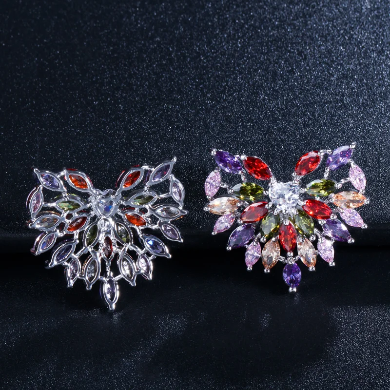 Женские серьги-гвоздики с крупным сердцем BeaQueen разноцветные циркониевые серьги