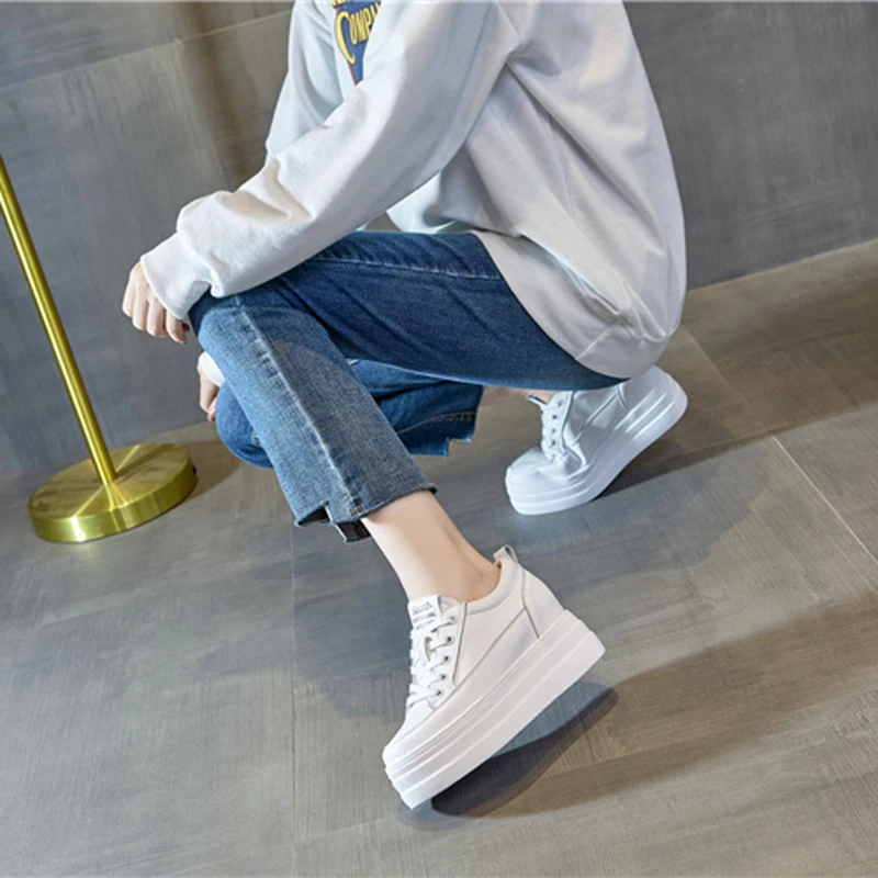 Кроссовки женские на платформе массивная подошва скрытый каблук повседневная