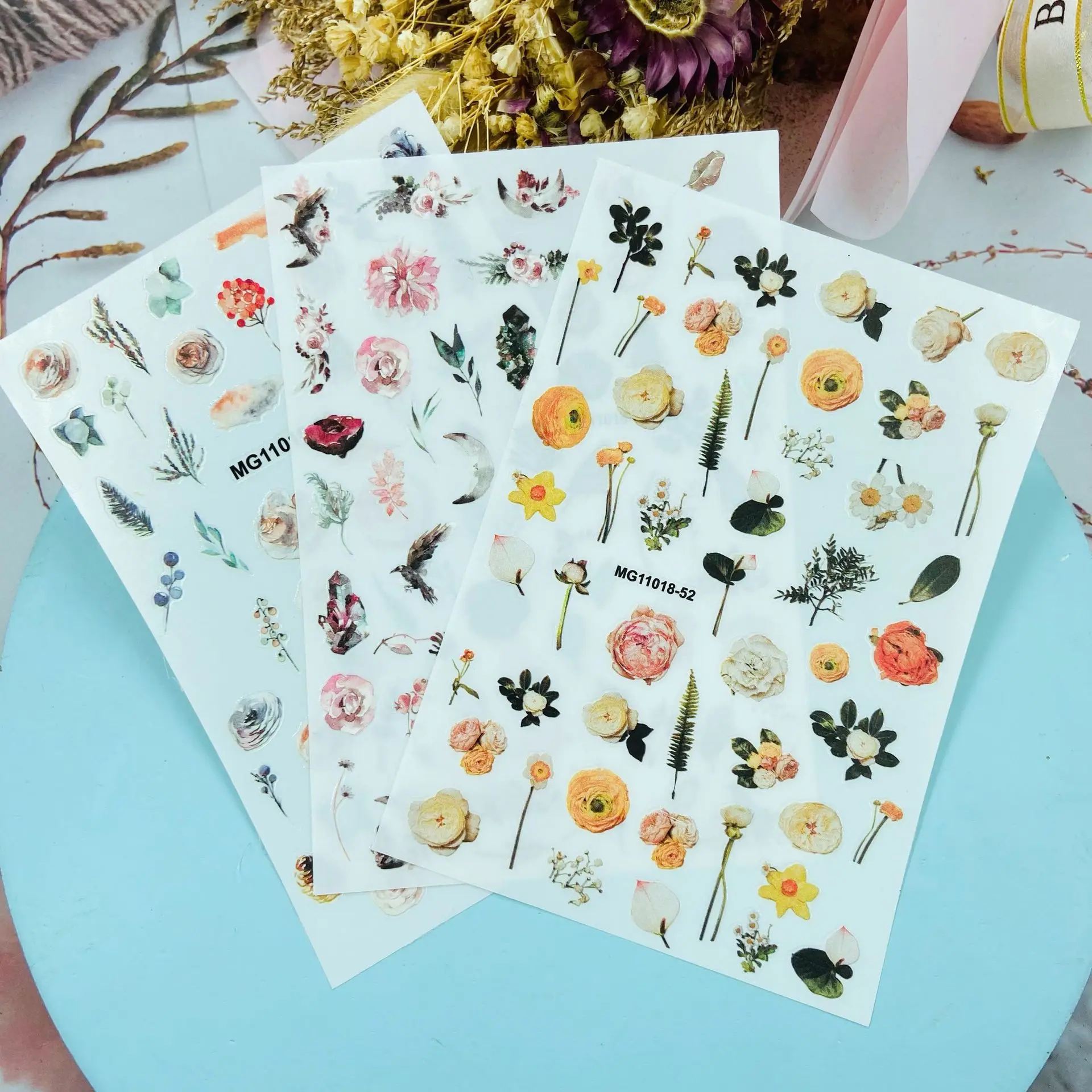 

8Style Thin Transparent Self-Adhesive Hot Nail Stickers New Autumn Winter Flowers Manicure For Nail Art Decoration 1pc