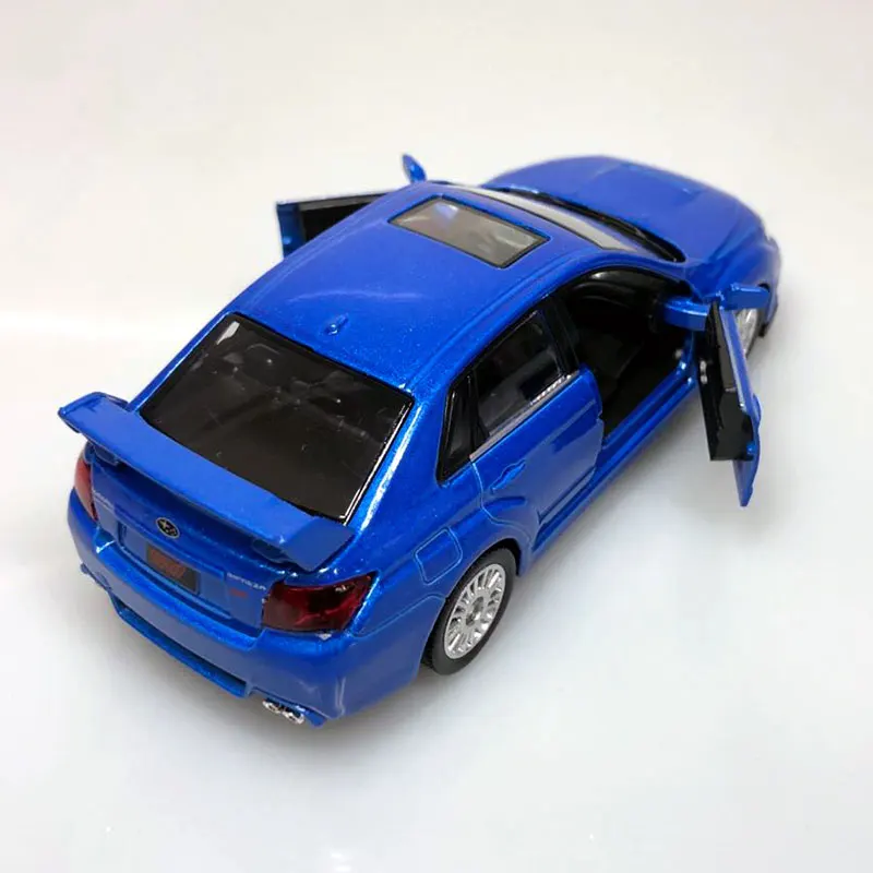 Игрушечные автомобили UNI в масштабе 1/36 японская модель автомобиля Subaru STI из