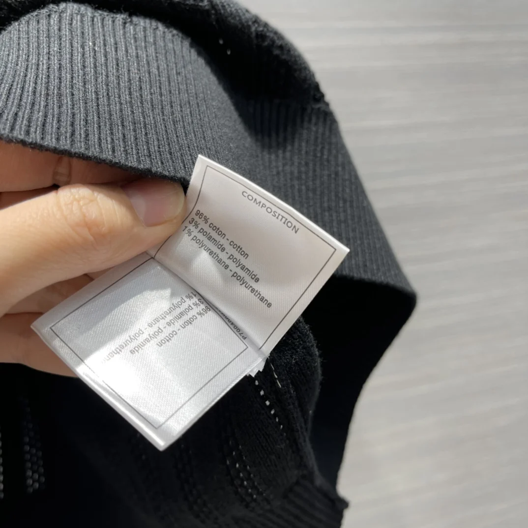 

Elegant Lady Knitted Tank Tops 2021 New Hollow Out Black or White Cotton Tanks High Quality O-neck Sleeveless Simple Style Tanks