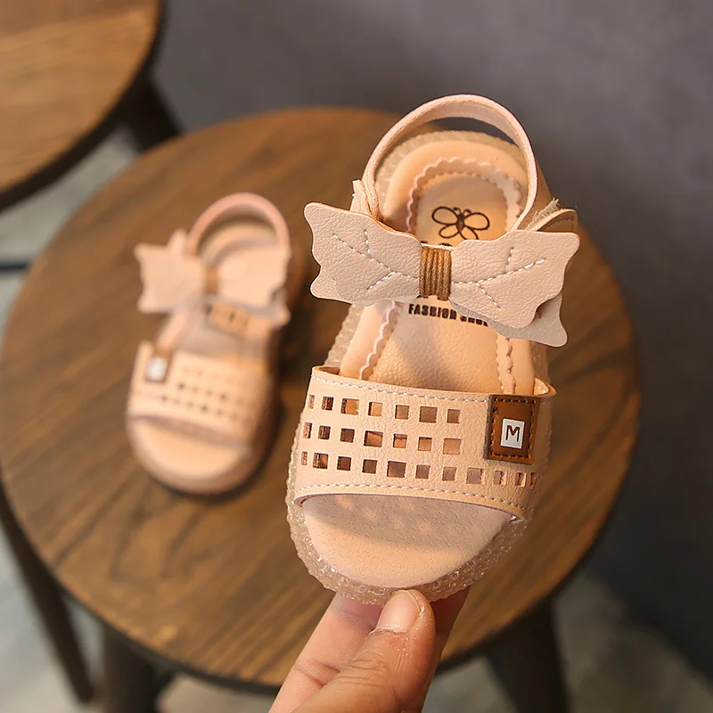 

Детская обувь, пляжные сандалии для маленьких девочек, модная летняя обувь с бантом-бабочкой, обувь на липучке, одиночные кроссовки для прин...