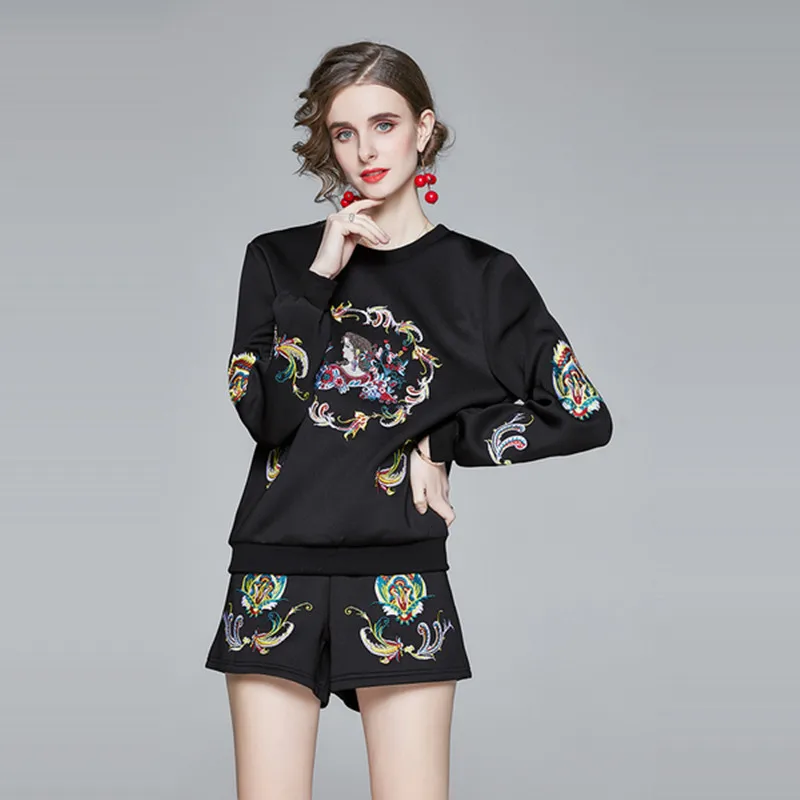 

Женский модельный костюм из 2 предметов, блузка и шорты черного цвета с цветочной вышивкой, 2021