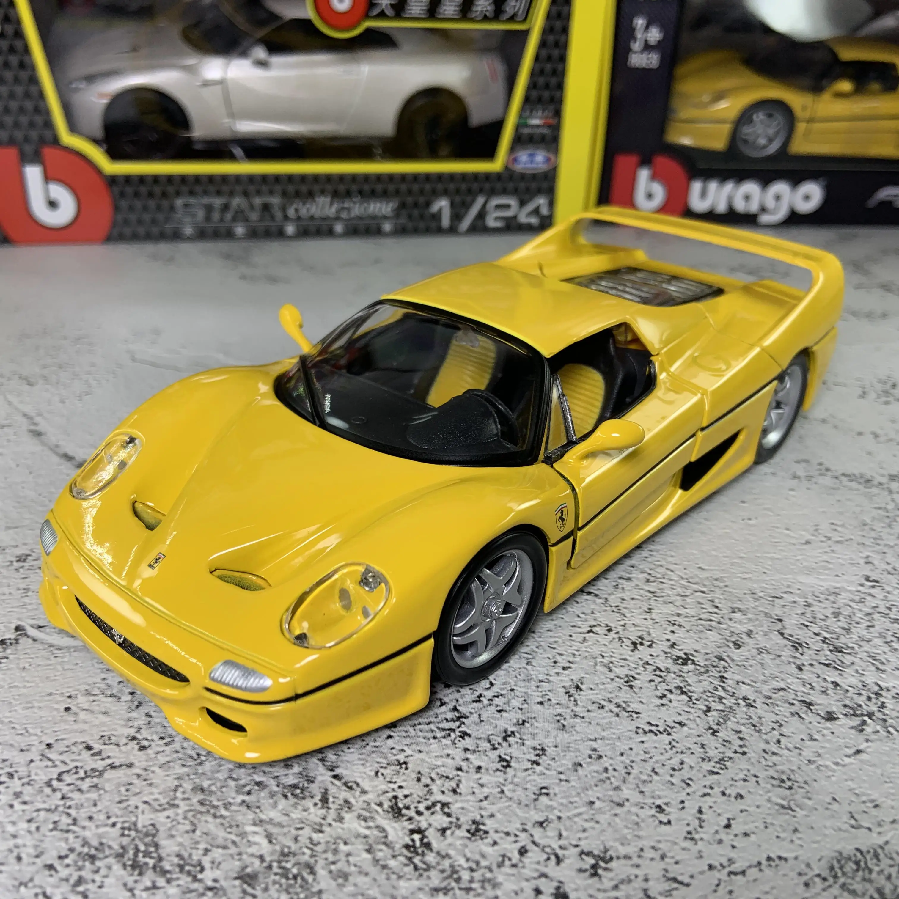 Bburago 1:24 Феррари F50 красный автомобиль модель для литья под давлением из металла