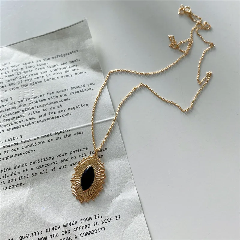 

RUIYI Real 925 Sterling Silver Simple Sun Flower Necklaces Women Luxury Exquisite Black Onyx Pendant Necklace Sexy Gold Chokers