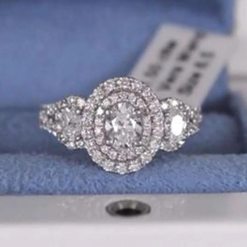 

Classic Oval Full Micro Paved Bling Iced Out Clear AAA Cubic Zircon Rhinestone Crystal Ring for Women Female Party Wedding