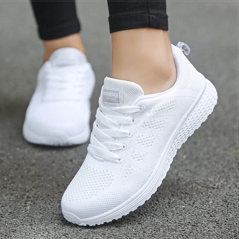 

New Women Causal Shoes Weightlight Sneakers Women Vulcanize Shoes Sport Femme Walking White Black Outdoor Tenis Feminino