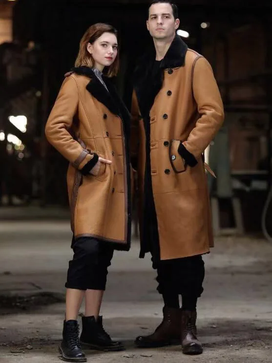 Женское зимнее длинное двубортное пальто из овечьей кожи черного цвета размеры