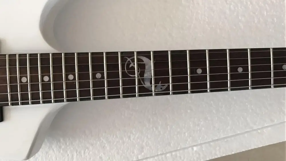 Белая гитара с левой ручкой snakebyte james hetfield электрическая из розового дерева