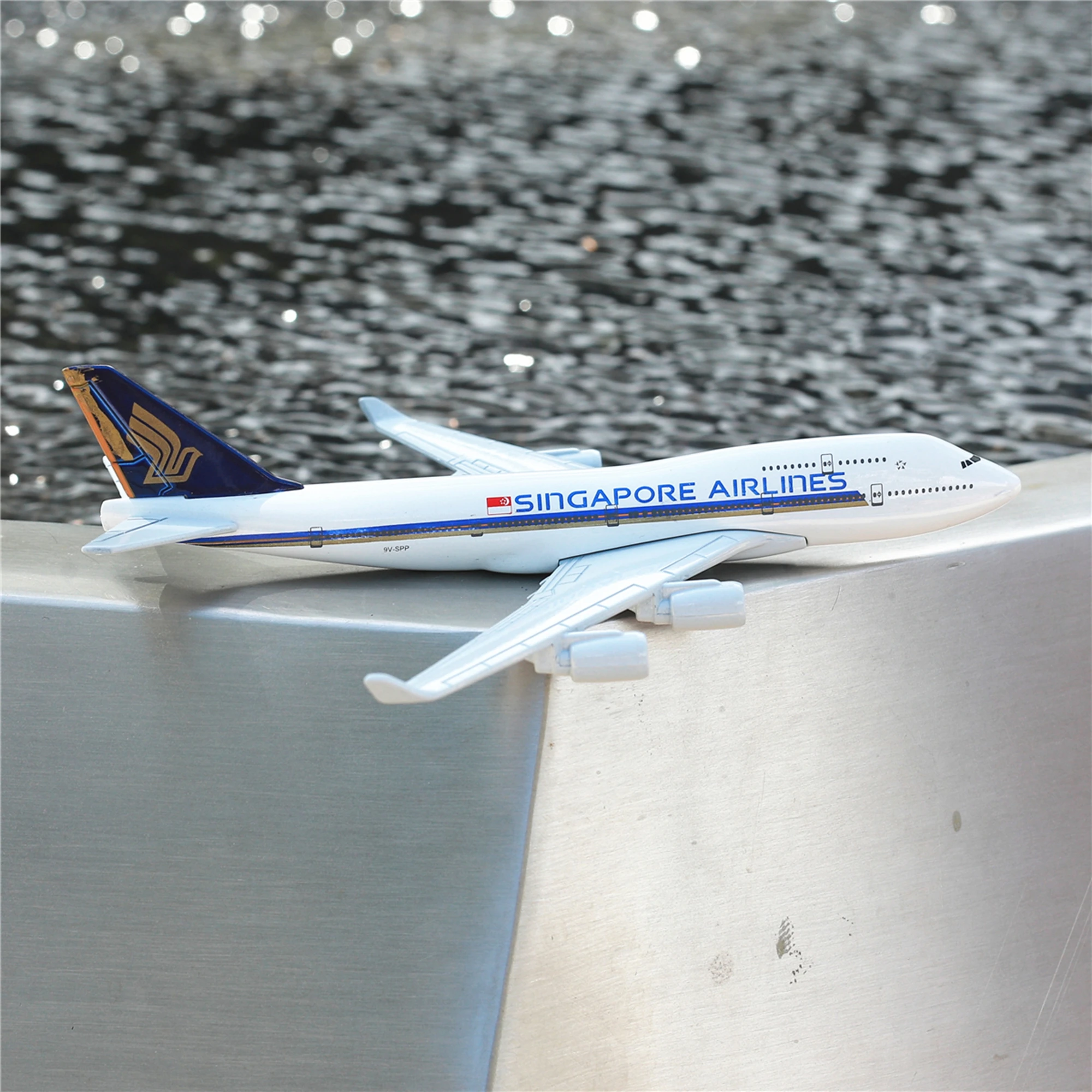 

Singapore Airlines Boeing 747 самолет литье под давлением модель самолета 6 "металлический самолет домашний офис Декор мини мото игрушки для детей