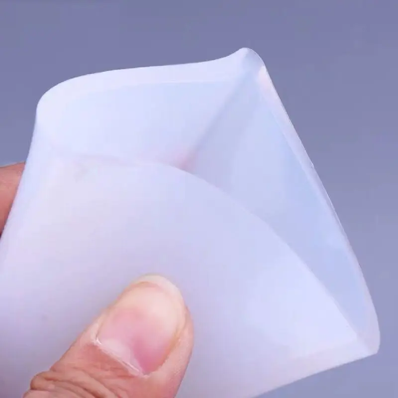 

5Pcs Pyramid Silicone Molds Resin Casting Mold Orgone Pyramid Mold Jewelry Tools Dried Flower Resin Decorative DIY Hand Crafts