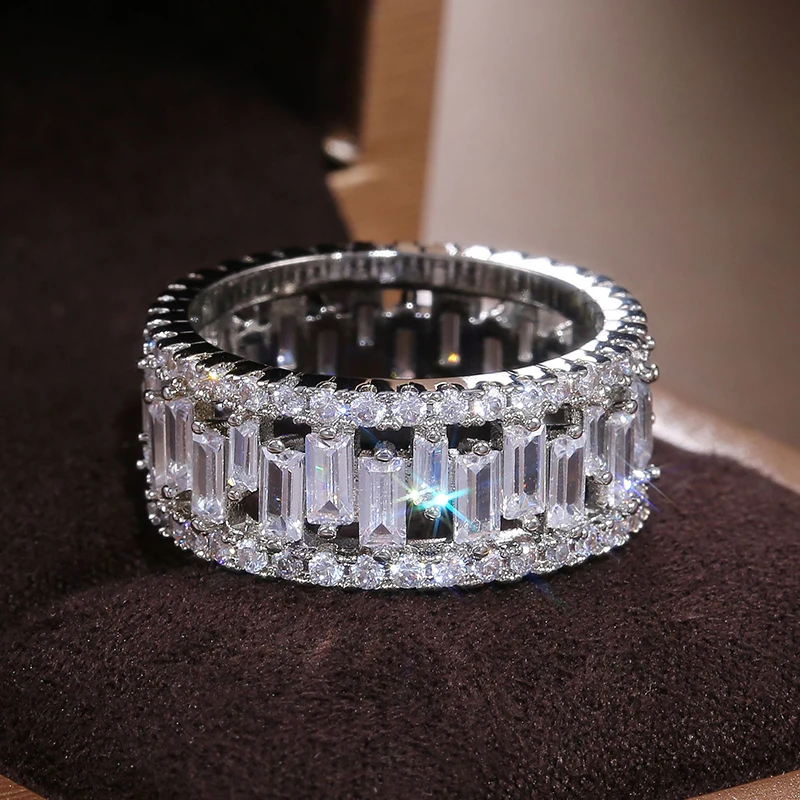 

Fashion Luxury Whole Circle Shine Cubic Zirconia Rings For Women Hollow Out Design Promise Ring Wedding Band Engagement Jewelry