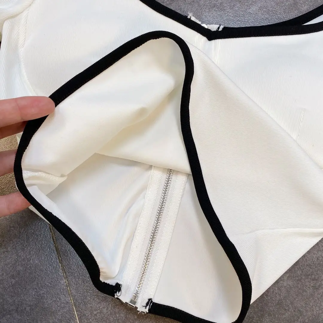 

ZCSMLL big V-neck contrast color chest pad tops streetwear tight-fitting and fashionable, navel shirt Spring/Summer 2021