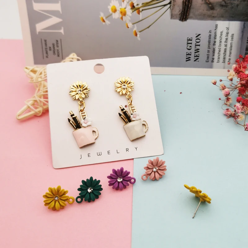 Серьги-гвоздики с эмалированным цветком 10 шт. | Украшения и аксессуары