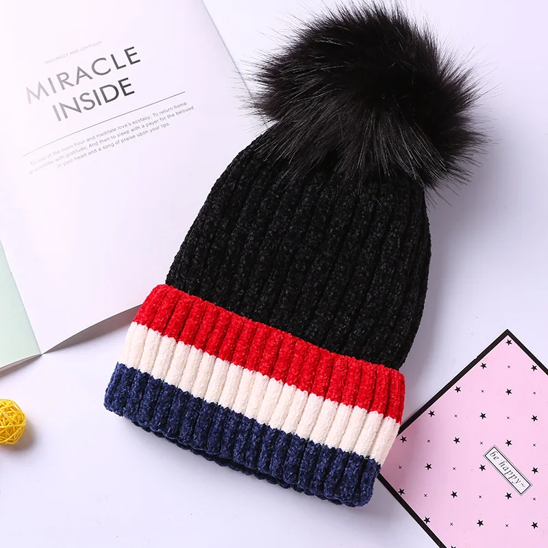 Новинка; зимние вязаные шапки Skullies Beanies из плотного искусственного меха с помпоном; женские теплые шапки в полоску; вязаная шапка с меховым помпоном
