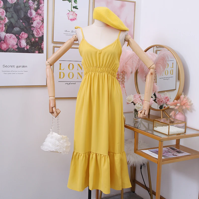 Платье-трапеция женское макси на бретелях с высокой талией плиссированное