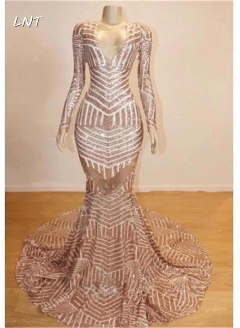 Платье для выпускного с v-образным вырезом цвета шампанского и золотого