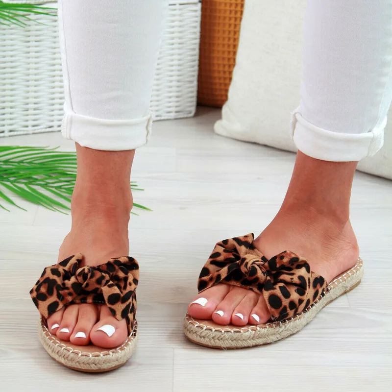 Шлепанцы без задника; женские летние пляжные сандалии с бантом; домашние тапочки; льняные Вьетнамки; женская модная обувь с цветочным принтом