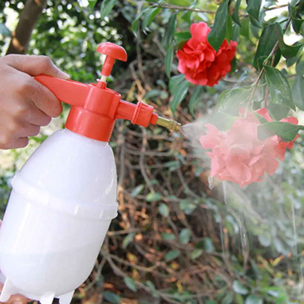 

2pcs 0.8L Spray Bottle Pressure Watering Can Handheld Water Spray Bottle