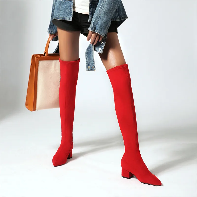 Эластичные облегающие сапоги выше колена из флока женские без застежек на низком