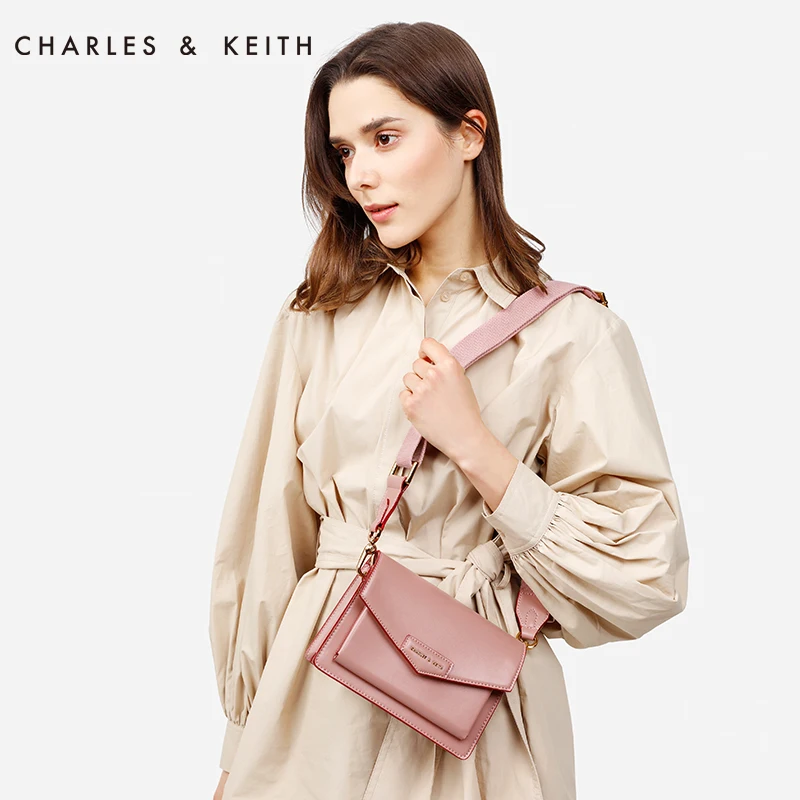 CHARLES＆KEITH Новинка на Весну 2020г. CK2 90680630 Женская конвертная сумка флип плечо