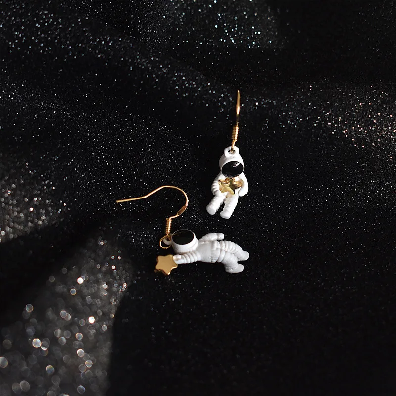 Super Cute Alloy Asymmetric Space Astronaut Earrings Creative Jewelry Dangel for women | Украшения и аксессуары