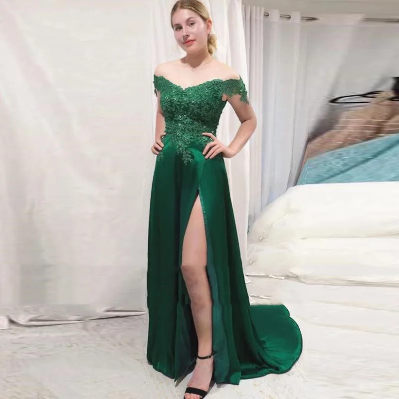 Платье вечернее изумрудно зеленое с аппликацией разрезом сбоку и коротким
