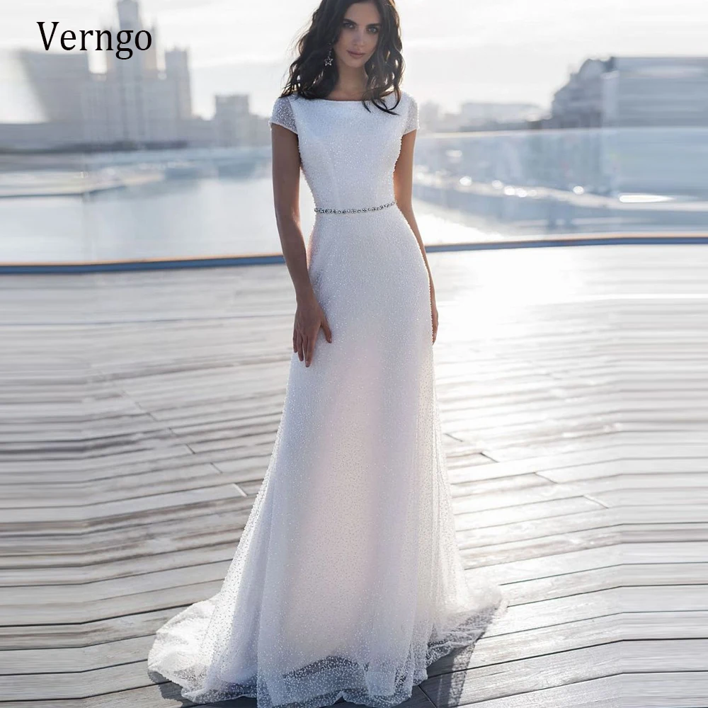 

Платье свадебное с коротким рукавом-крылышком и юбкой-годе